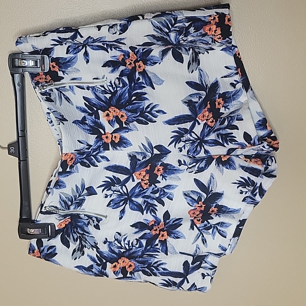 Sophia Rue Women's Blue White Shorts